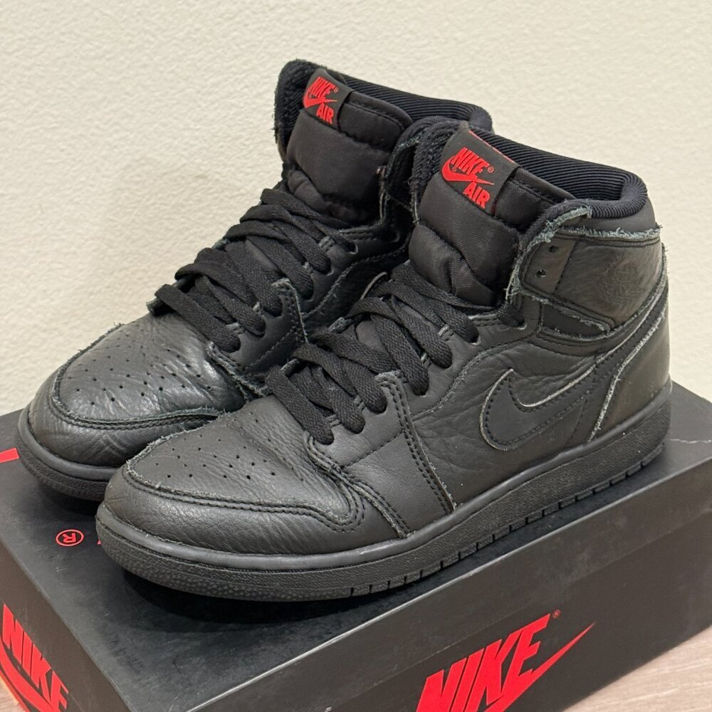 AIR JORDAN 1 RETRO HIGH OG BG 575441 022 BLACK/UNIVERSITY RED SIZE 6Y - Picture 3 of 11